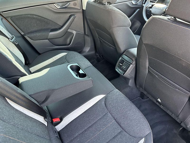 Škoda Kamiq (2025) 1.0 TSI DSG Top Selection - fotka 10 z 31