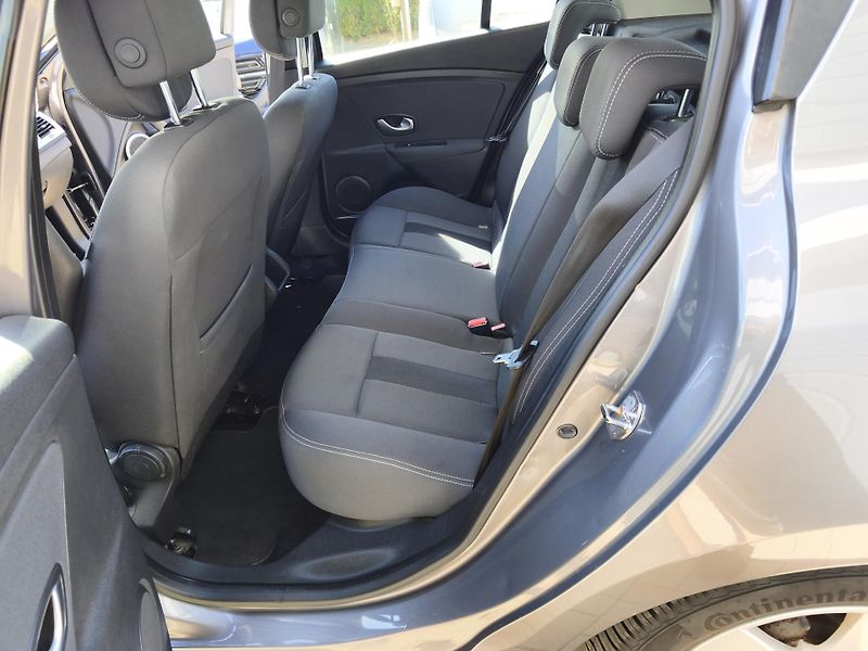 Renault Mégane (2009) 1,616V 81kW 6-ti kvalt!! - fotka 20 z 28