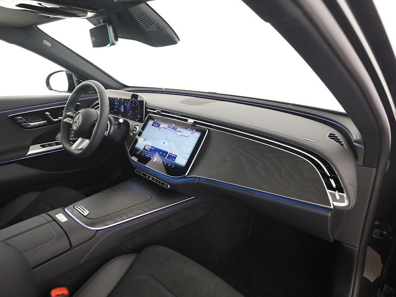 Mercedes-Benz Třídy E 220d 4M AMG 360 Pano DIGI.L Ta - fotka 11 z 15
