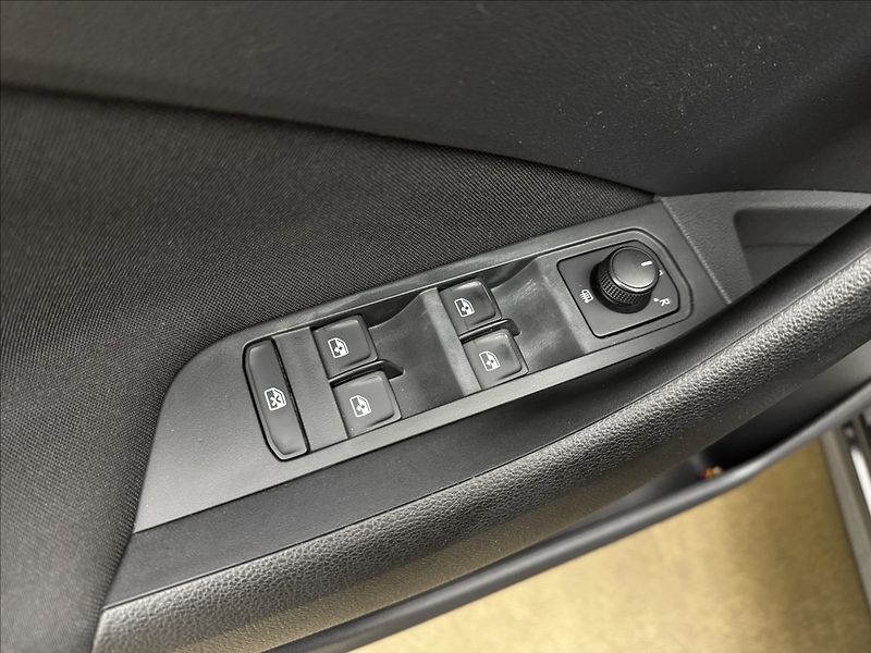 Škoda Kamiq 1,5 TSi 110kW VÝHŘEV TAŽNÉ ČR - fotka 26 z 35