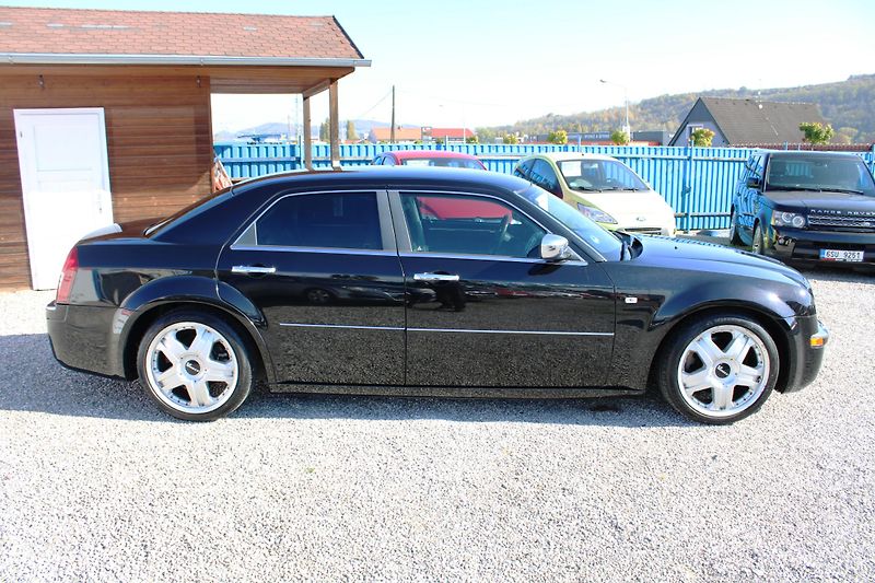 Chrysler 300C (2007) 3,0CRD KŮŽE XENON TEMPOMAT ALU - fotka 8 z 17