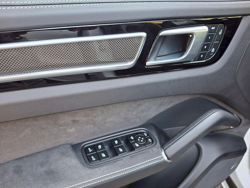 Porsche Cayenne (2023) GTS 4,0 338kW - fotka 7 z 35