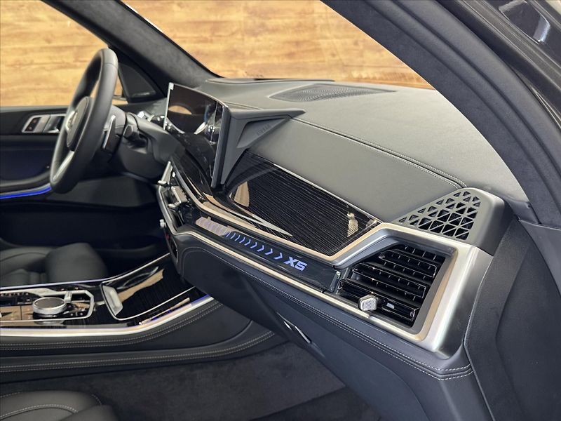 BMW X5 40d M-SPORT VZDUCH ZÁRUKA - fotka 9 z 37