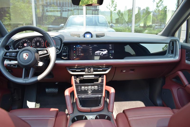 Porsche Cayenne (2026) KeyLess/SoftClose/Pano - fotka 35 z 52