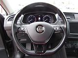 Volkswagen Tiguan (2016) 2.0 TDi, Highline, LED, panor - náhled 12