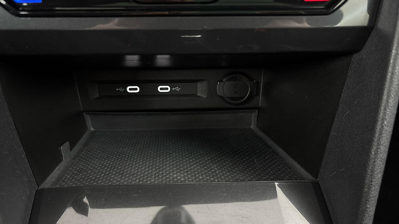 Volkswagen Tiguan Allspace 2.0 TDI DSG 4motion R-Line - fotka 27 z 36