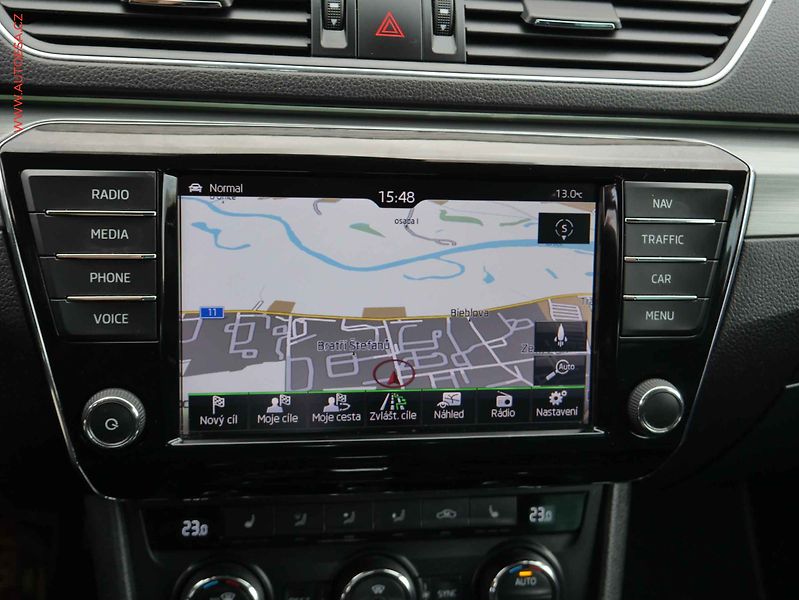 Škoda Superb (2015) 2.0 TDi 4x4, DSG, navi, bixen - fotka 12 z 20