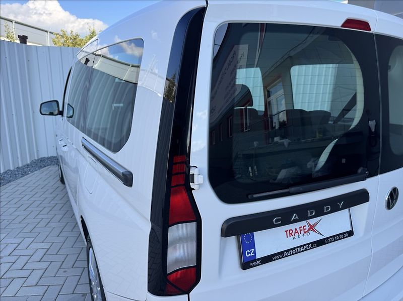 Volkswagen Caddy 2,0 TDI MAXI 7míst DPH 1maj ČR - fotka 15 z 50