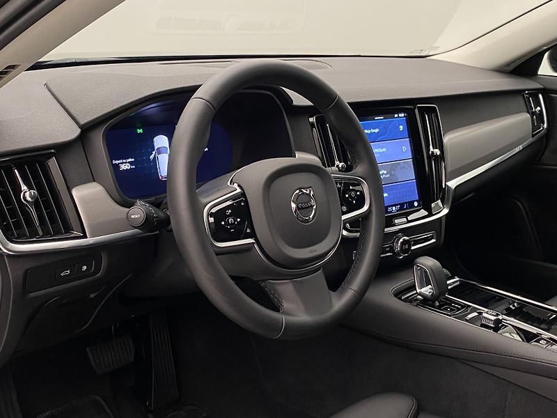Volvo V90 T6 AWD PLUG-IN PLUS DARK TAŽNÉ - fotka 19 z 53