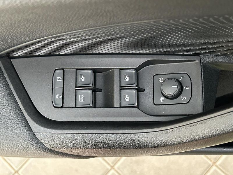 Škoda Octavia 2.0 TSI 4x4 SportLine - fotka 19 z 31