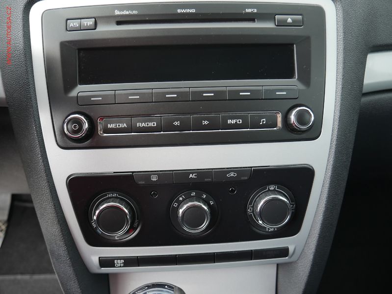 Škoda Octavia (2009) 1.6 MPi, Ambiente, TZ - fotka 12 z 19