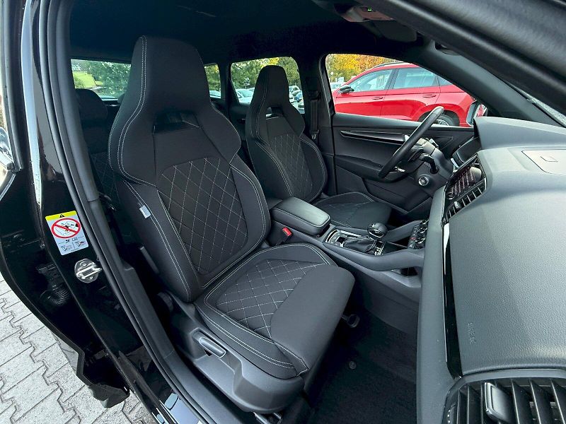 Škoda Karoq (2023) 2.0 TDI 110 kW DSG 4x4 SportLi - fotka 26 z 26