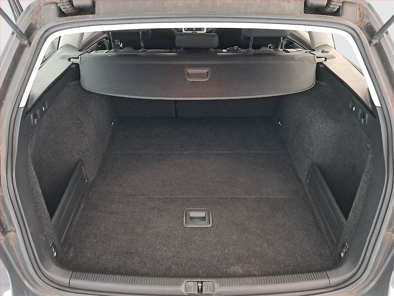 Volkswagen Passat (2011) 2.0 TDI, po STK, jezdí výborně - fotka 14 z 16