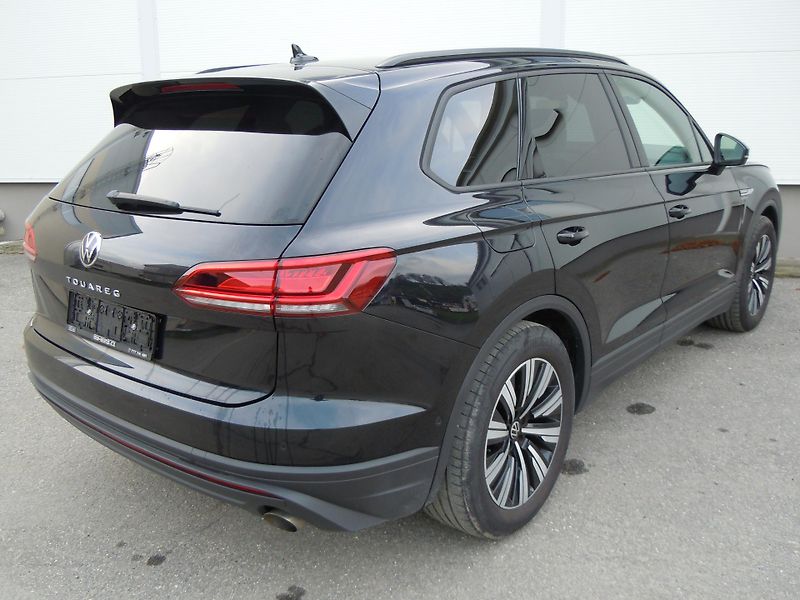 Volkswagen Touareg 3,0TDI VZDUCH KŮŽE HUD TAŽNÉ - fotka 11 z 40