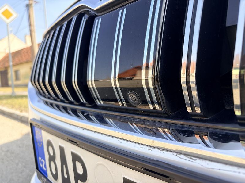 Škoda Superb 2.0TDI DSG MATRIX CANTON - fotka 11 z 59