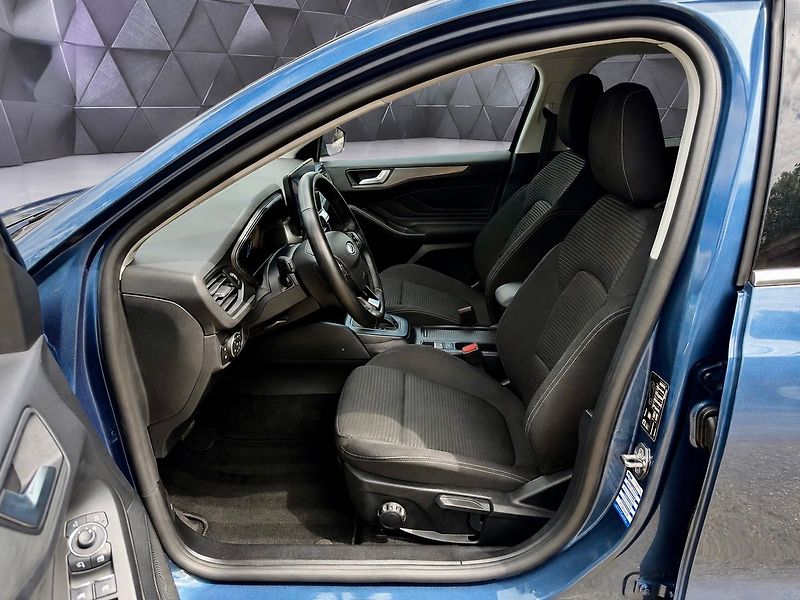 Ford Focus 1.0 ECOBOOST  A/T TITANIUM - fotka 10 z 21