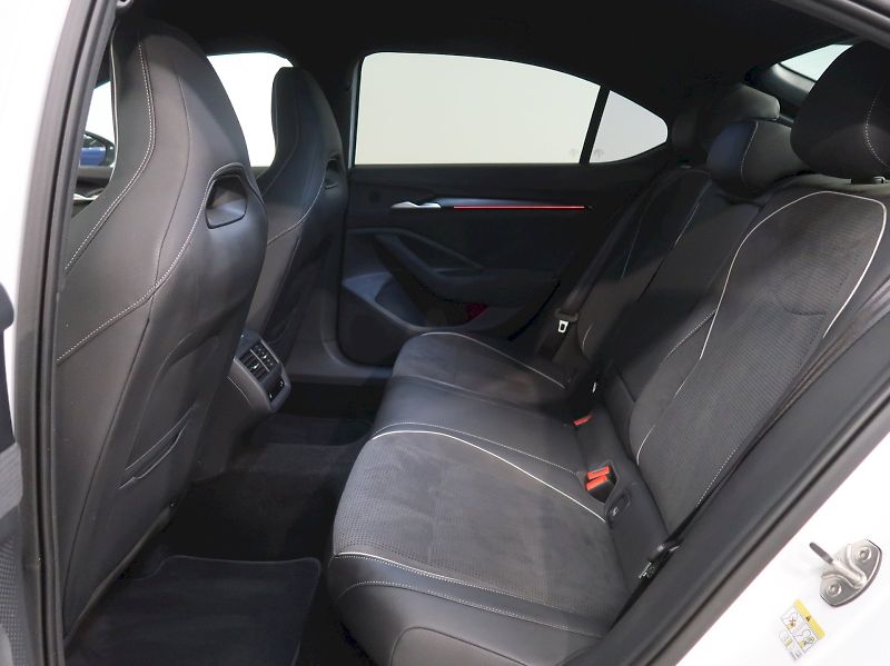 Škoda Superb (2025) SPORTLINE 2.0TSI 195KW DSG WEB - fotka 17 z 46