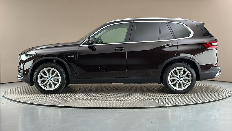 BMW X5 45e AUT xDrive - fotka 4 z 34