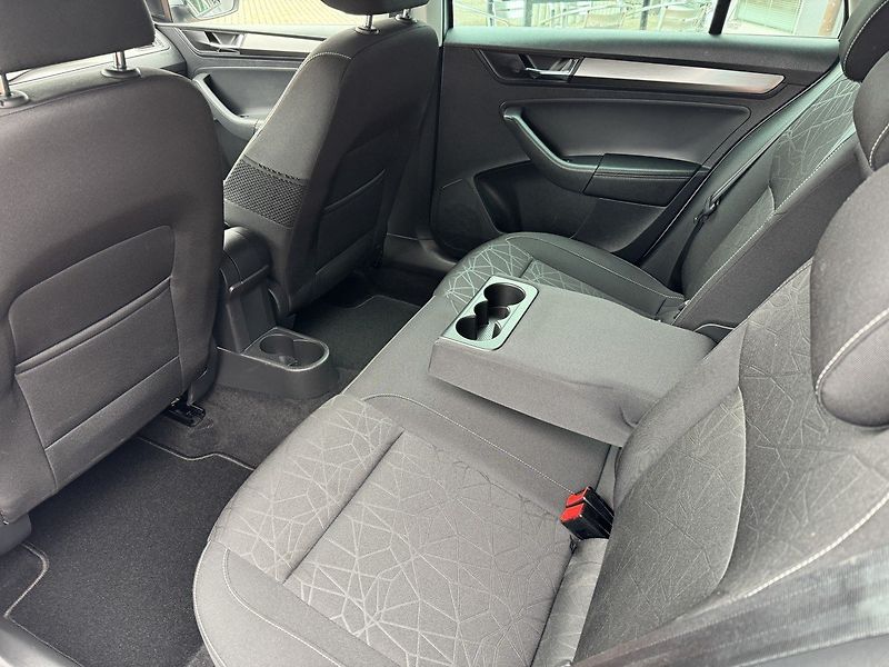Škoda Rapid (2018) 1.0TSi Xenony Digi Klima DAB - fotka 22 z 48