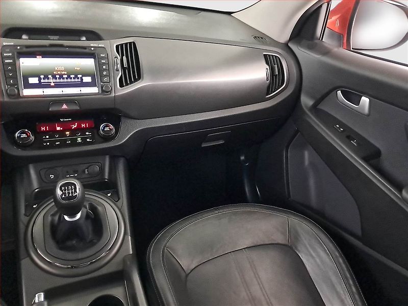 Kia Sportage (2013) 1.7 CRDi, nová STK, dobrý stav - fotka 8 z 22