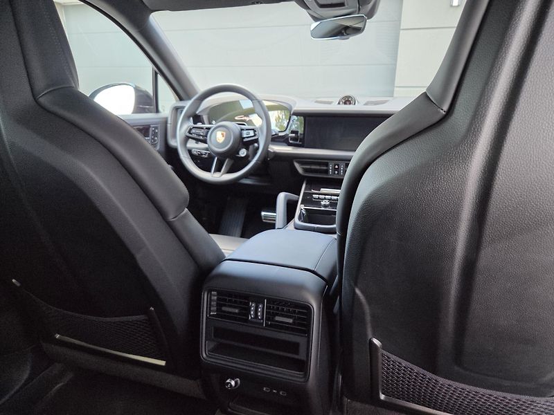 Porsche Cayenne Coupe 260kW Black Edition - fotka 9 z 48