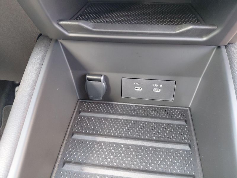 Renault Captur (2025) 1,3 TCe 116 kW EDC Techno - fotka 24 z 25