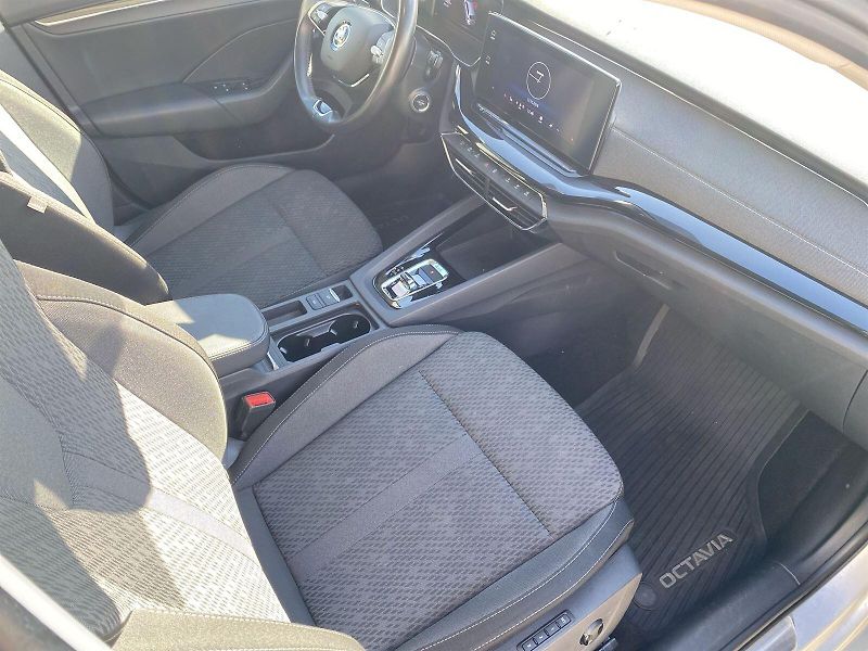 Škoda Octavia (2022) Combi 2.0 TDI 4x4 DSG Style + - fotka 8 z 37