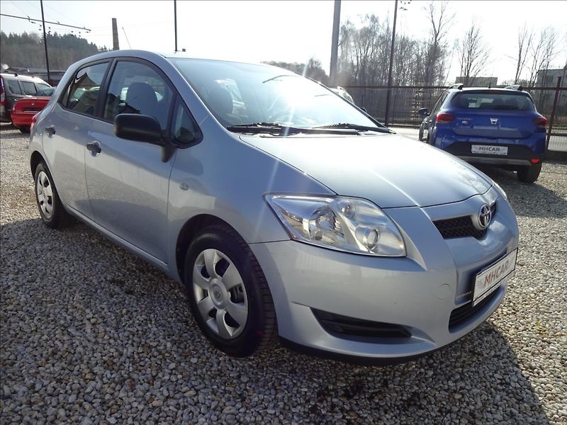 Toyota Auris 1,33 VVTi 74 kW - fotka 9 z 41