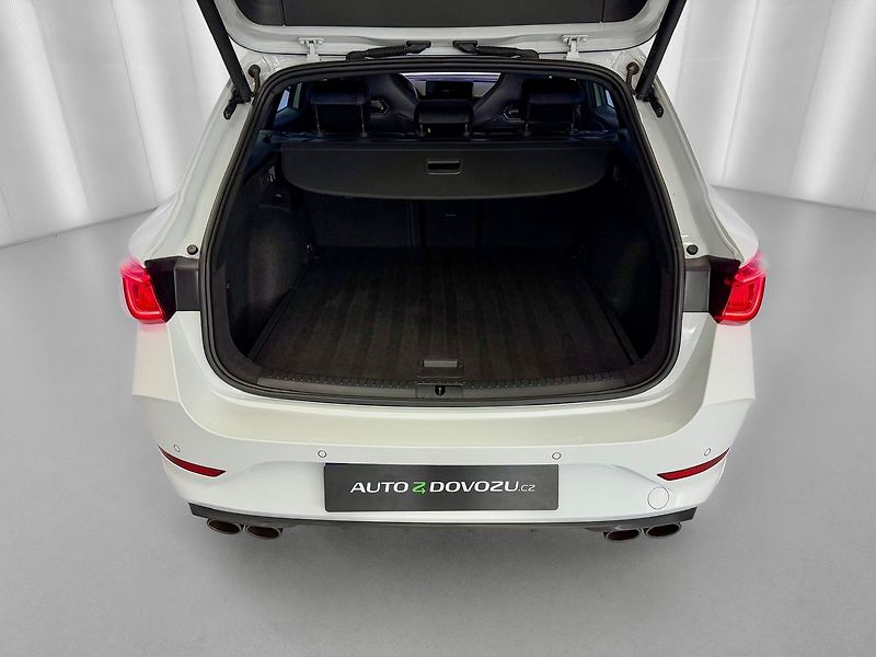 Cupra Leon 2.0 TSI 228KW DSG 4WD, LED, AC - fotka 36 z 37