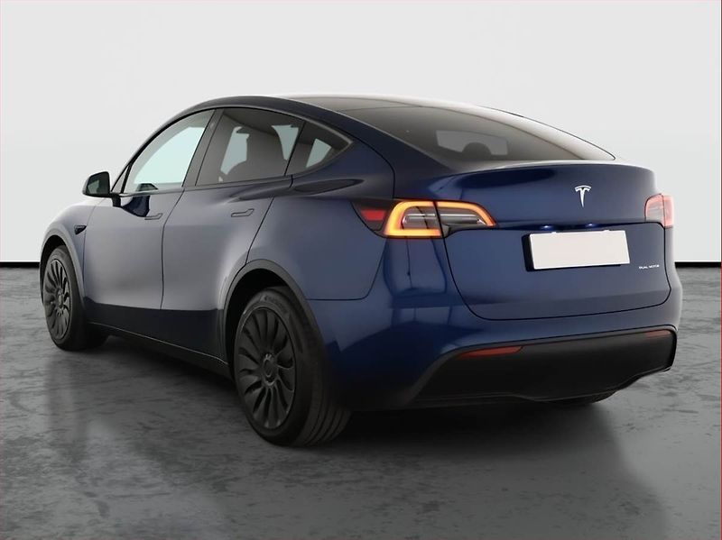 Tesla Model Y (2024) Long Range AWD 79kWh - fotka 4 z 30