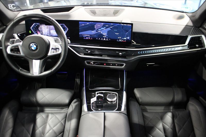 BMW X5 xDrive30d M Sport Pro DAProf/N - fotka 16 z 37