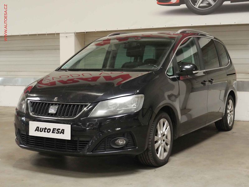 Seat Alhambra (2011) 2.0 TDi 7míst, Navi, panor. - fotka 3 z 23