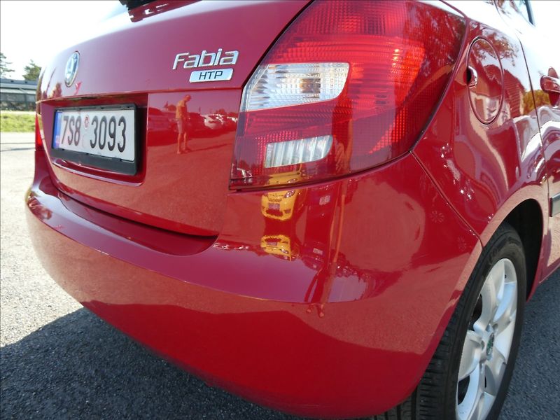Škoda Fabia 1,2 HTP 2x kola, koupeno v ČR - fotka 8 z 40