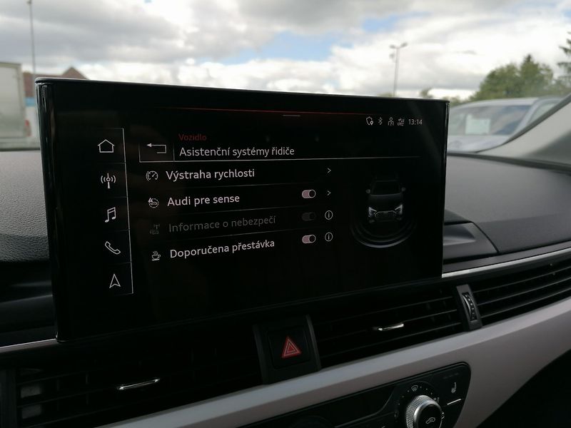 Audi A4 (2022) 2.0 35 TDi 120 kW,Pano,Kůže - fotka 23 z 35