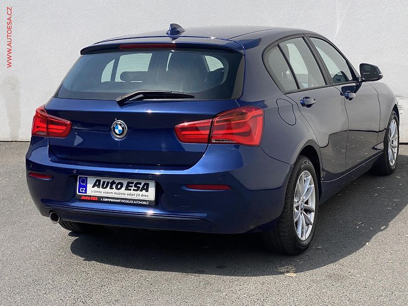BMW Řada 1 (2018) 2.0d 118d, AT, navi, AC - fotka 4 z 16