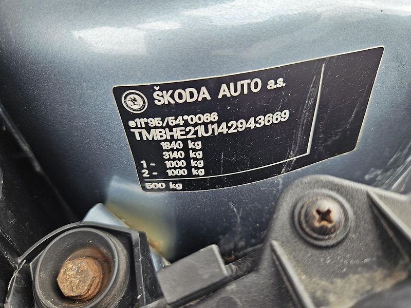 Škoda Octavia (2004) 2L BENZIN, SPLÁTKY  - fotka 19 z 22