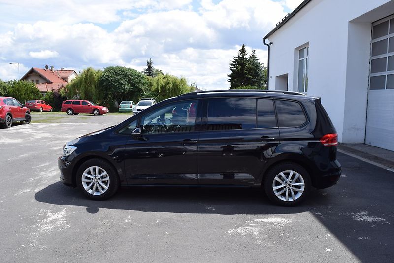 Volkswagen Touran (2016) 1.4TSI 110kw TAŽNÉ 7MÍST WEBAS - fotka 11 z 43