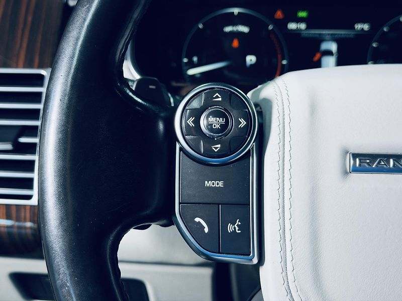 Land Rover Range Rover (2016) 4.4*SD*V8*VOGUE*MASÁŽ*CZ - fotka 18 z 37