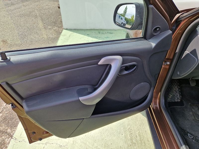 Dacia Duster 1.5dCi, 66kW, Klima, Tažné - fotka 17 z 28