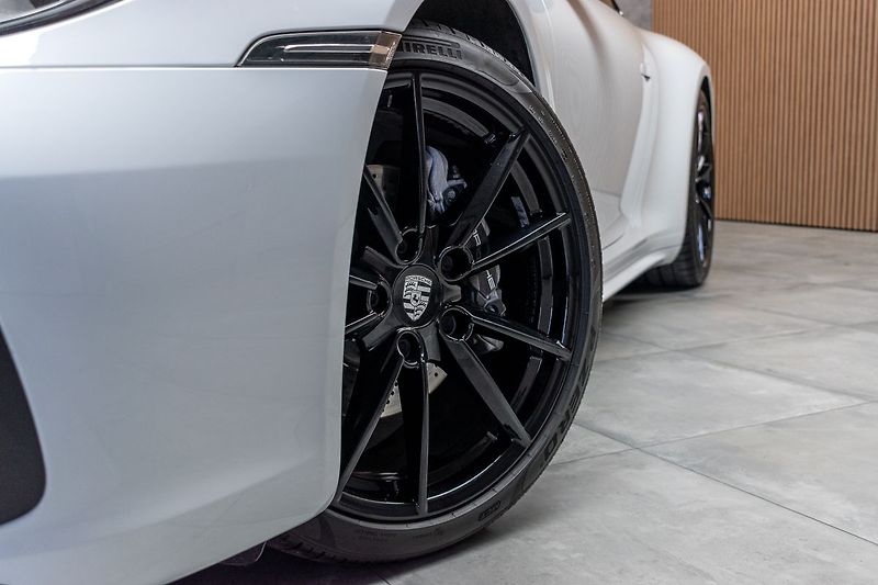 Porsche 911 992 CARRERA 4*BLACK PAKET*DPH* - fotka 33 z 37