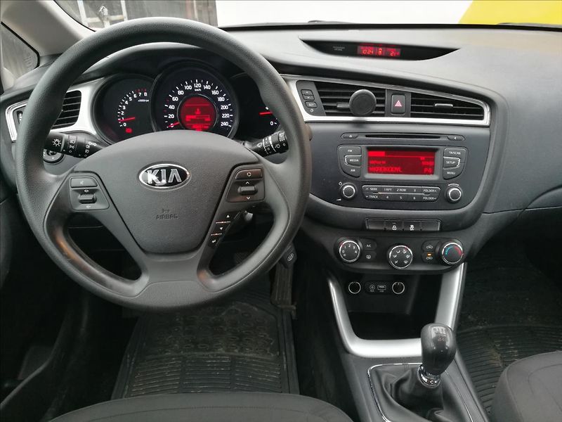 Kia Ceed 1,4 i CVVT 1.majitel - fotka 5 z 18