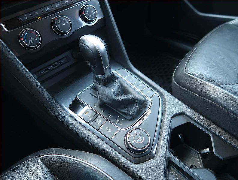 Volkswagen Tiguan Allspace (2018) 2.0 TDI, 4X4, Automat - fotka 13 z 21