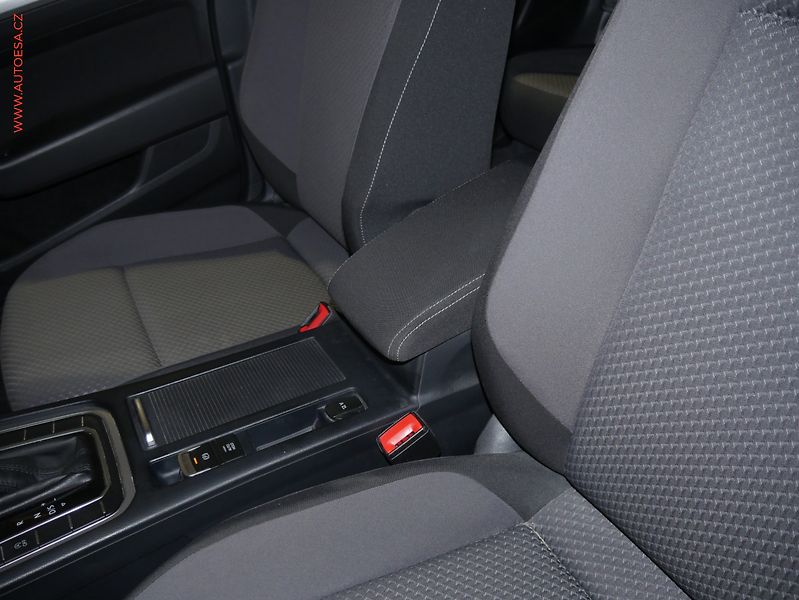 Volkswagen Passat (2018) 2.0 TDi, Trend, DSG - fotka 18 z 18