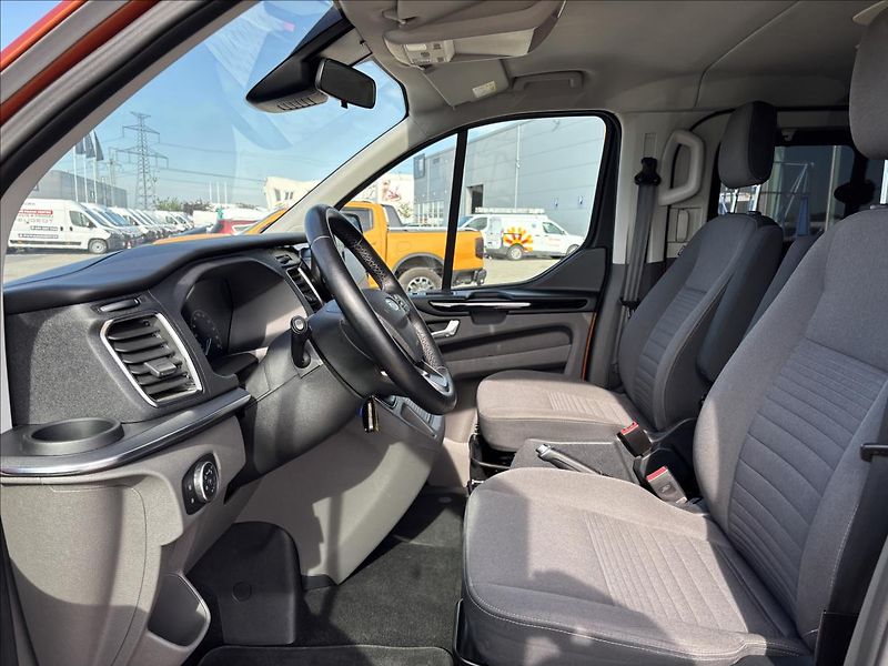 Ford Tourneo Custom 2,0 mHEV 136kW Titanium L2 - fotka 22 z 41