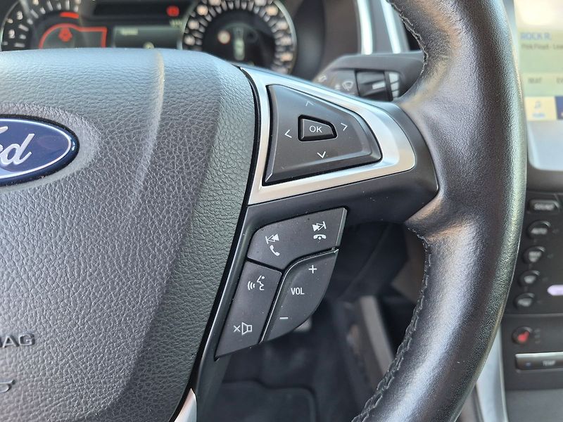 Ford S-MAX 2.0 EcoBlue 110kw Titanium - fotka 9 z 21