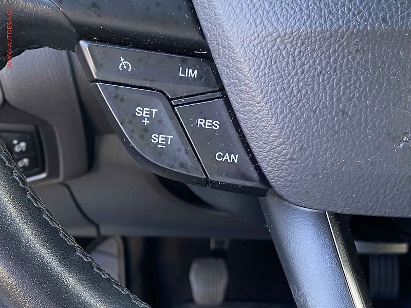 Ford Focus (2015) 1.0EB, 2.maj, AC, TZ, park - fotka 13 z 15