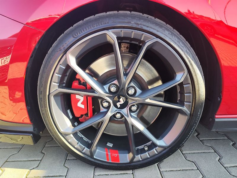 Hyundai i30 2.0 T-GDI/206kW N-Performance - fotka 35 z 38