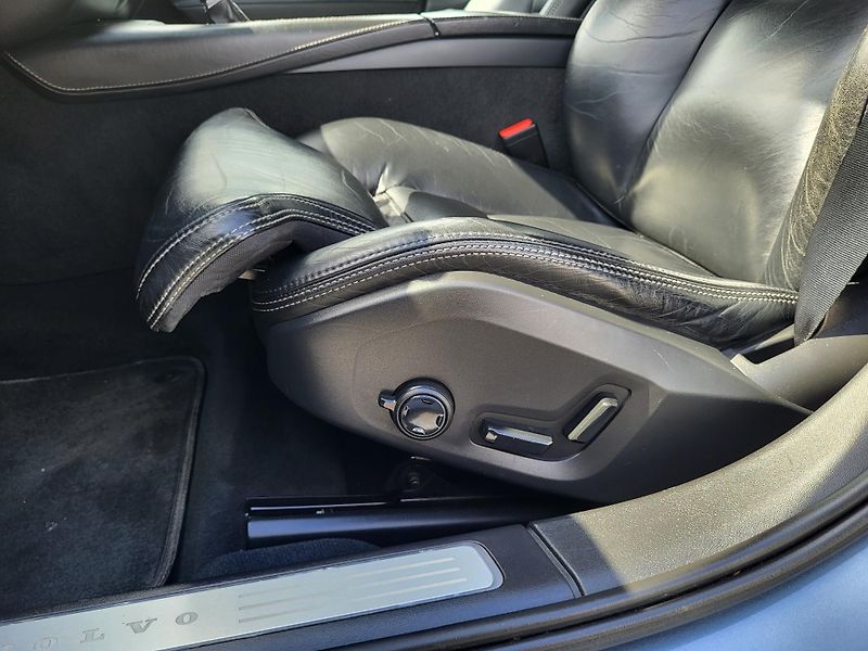 Volvo V90 D4 Drive-E INSCTRIPTION autom. - fotka 27 z 45