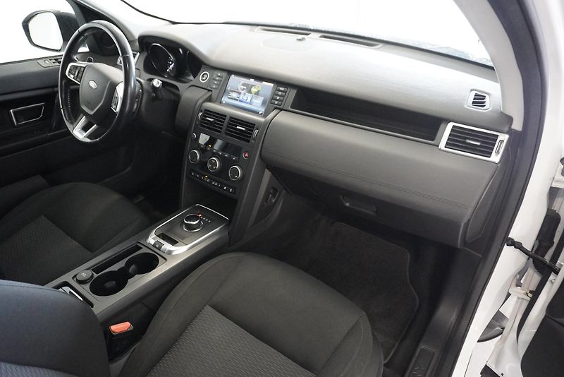 Land Rover Discovery Sport 2.0D 177kW 4x4 AUTOMAT - fotka 28 z 29