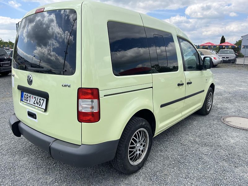 Volkswagen Caddy (2008) PRO OSOBY S OMEZENOU POHYBLIVO - fotka 12 z 13